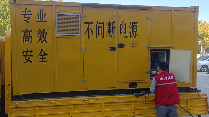 淮滨柴油发电机组和UPS电源配合使用时，如何避免切换过程中的电力中断？